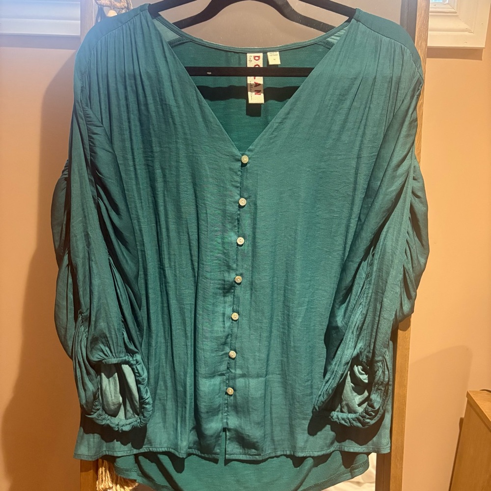 Dolan Green 3/4 Sleeve Ruched Blouse